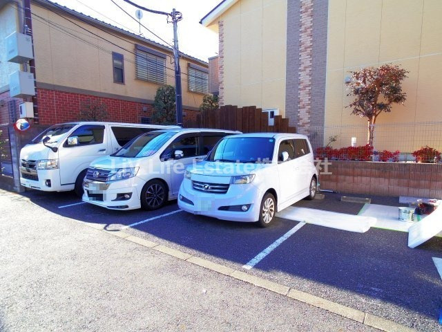 カーサコリーナの駐車場
