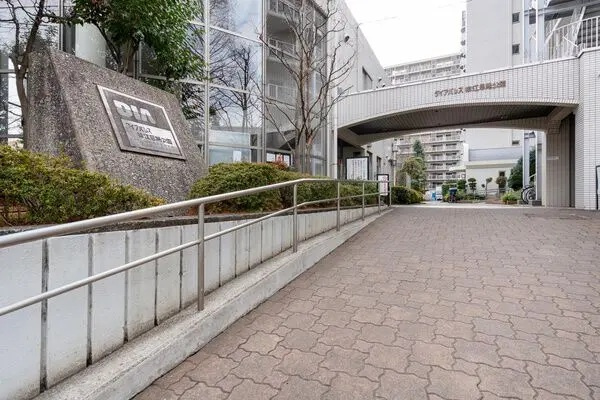 ダイヤパレス猿江恩賜公園のエントランス