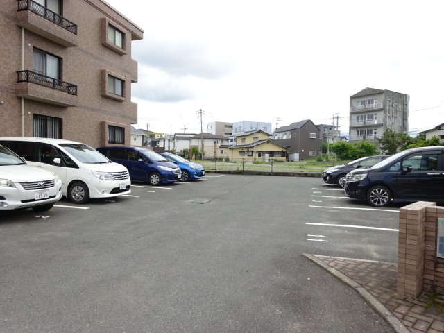 ソレイユ合川の駐車場|駐車スペースもあります☆