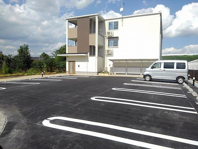 ｇｌａｎｚ　ＣＬＫ　いちご館の駐車場