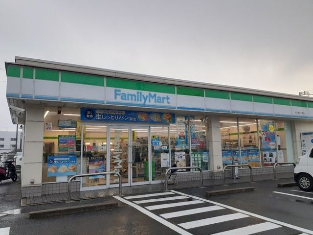 プリムローズⅢの周辺|ファミリーマート 久世東土川店まで650m