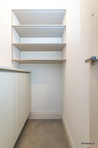 サンセール若里の玄関