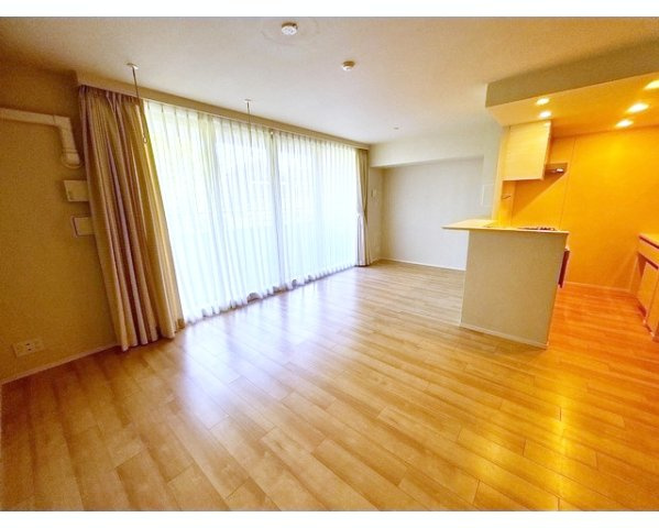 【居間・リビング】 | ザ・パークハウス新川崎 | 開放感のあるゆったりとしたお部屋です♪