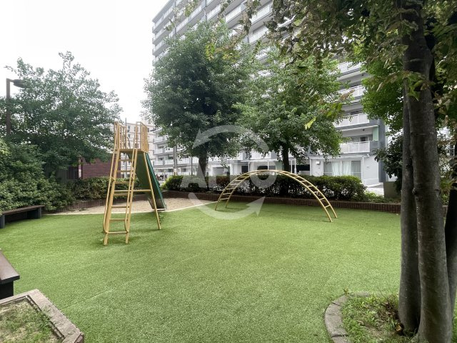 ライオンズマンション新大阪第3の庭|ライオンズマンション新大阪第3　敷地内広場