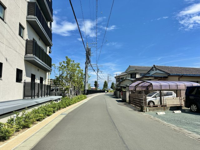 ノブレス浜松早出の周辺|マンション前の道路になります。交通量が少なく安心です。