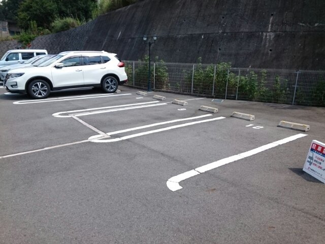 セレノの駐車場