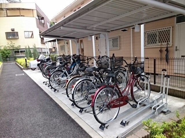 クリオⅡの駐車場