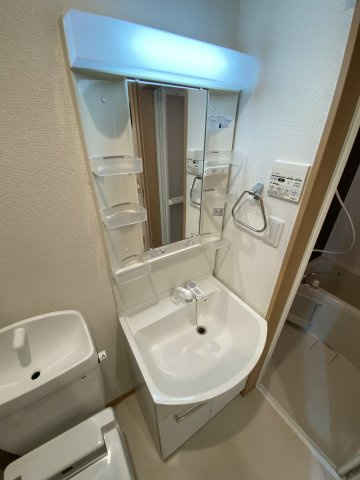 ベイルーム東白楽の独立洗面台