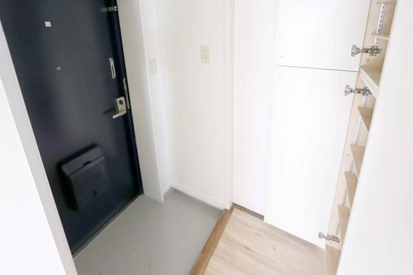 ビレッジハウス発寒1号棟の玄関|ビレッジハウスの同一物件・同一タイプの間取りの写真です