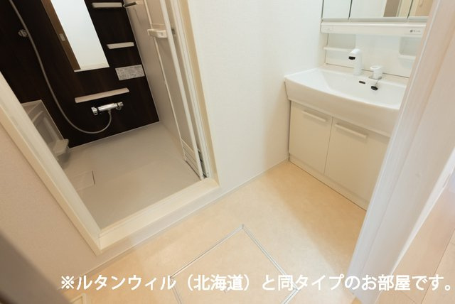 インテルノ　ウエストの洗面所