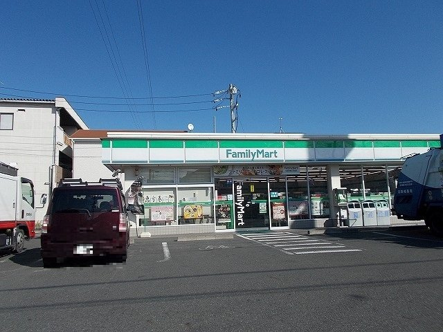 エルディム青山の周辺|ファミリーマートまで350m