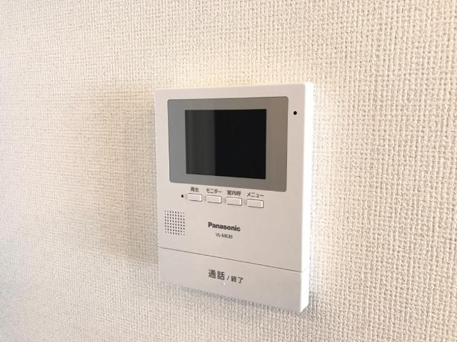 ヴェル・クレールくさなぎの内装|カメラ付インターホン