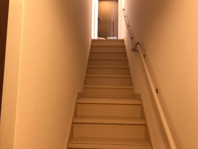 ヴェル・クレールくさなぎの内装|階段