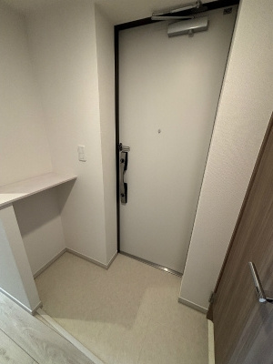 リブリ・三園の玄関