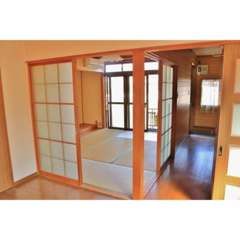 甥田町稲垣貸家の居間・リビング|１階　和室６帖