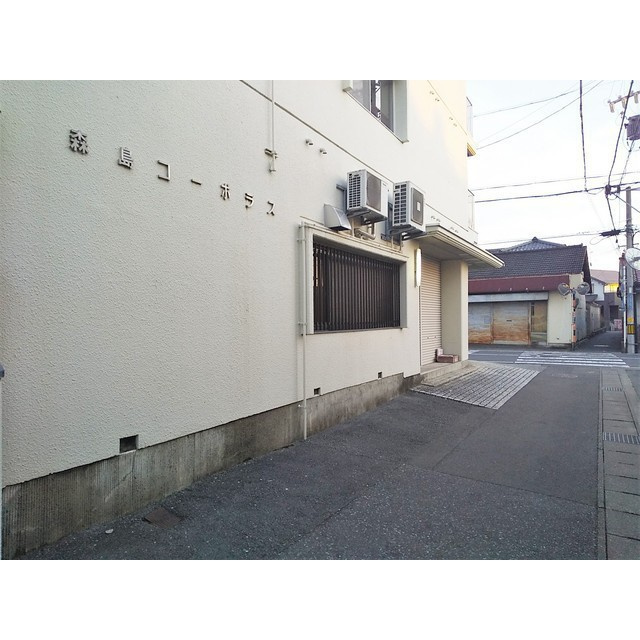 森島コーポラスのエントランス