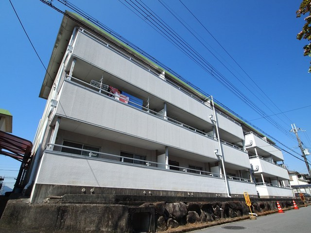 松井マンションの外観