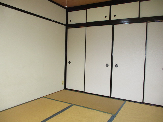松井マンションの寝室