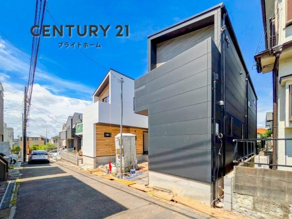 横浜市保土ケ谷区狩場町の新築一戸建の前面道路含む現地写真|陽当りの良さが伝わります。
是非一度、現地へ起こしください。

