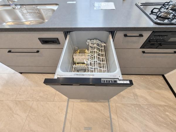 横浜市磯子区洋光台６丁目の新築一戸建のキッチン|食洗器付きなのは家事の負担を軽減してくれる嬉しいポイント♪