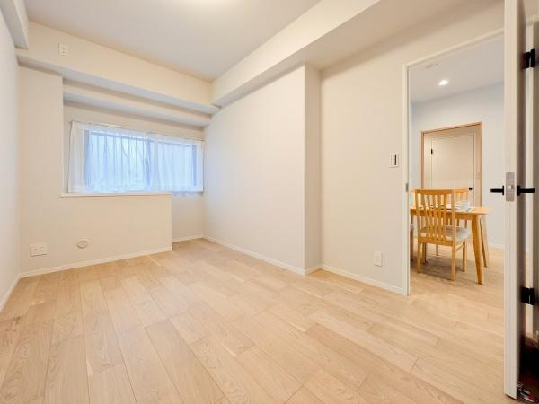 メディウス青葉台の洋室|落ち着きのある洋室です！
休日はこちらでおくつろぎ下さい♪