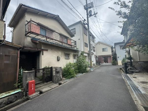 【前面道路含む現地写真】