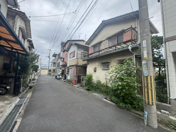 【前面道路含む現地写真】