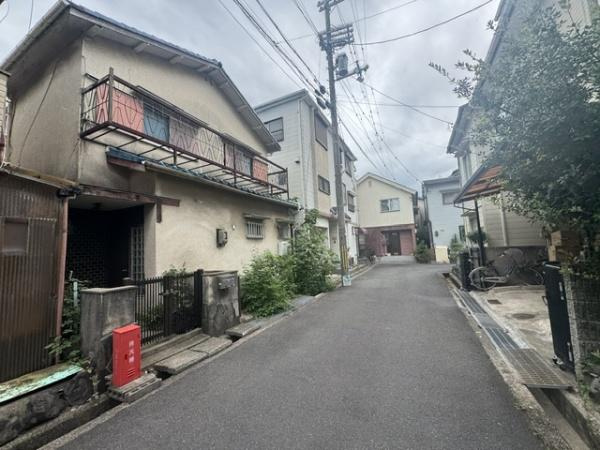 【前面道路含む現地写真】