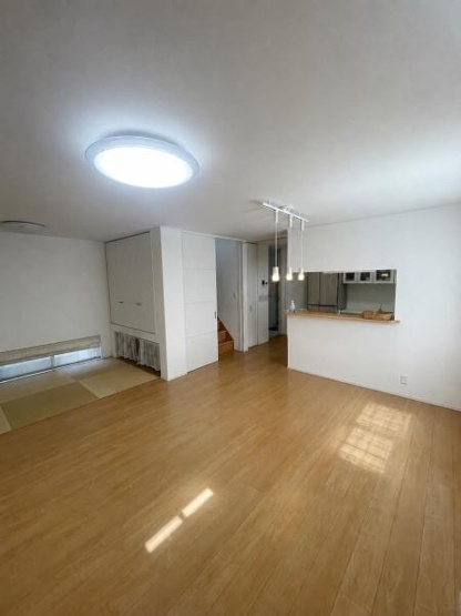 【居間・リビング】 | 浜佐田町中古戸建て