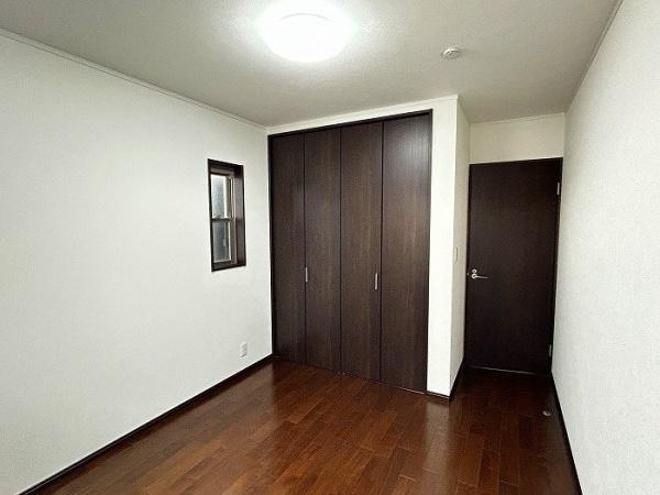 交野市 梅が枝　中古 一戸建ての洋室