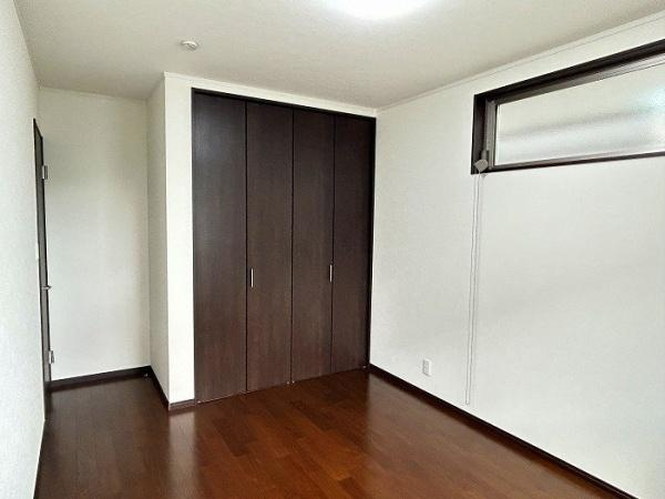 交野市 梅が枝　中古 一戸建ての洋室