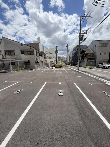 エスリード大阪エヴォルツの駐車場