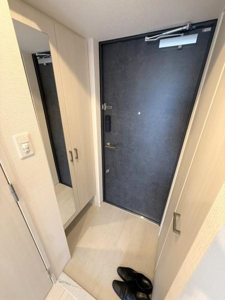 エスリード大阪エヴォルツの玄関