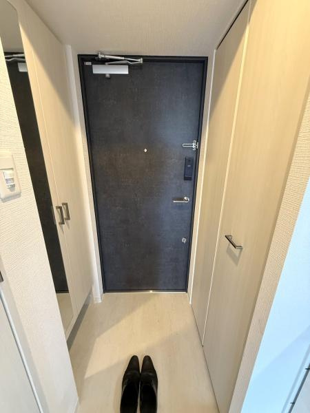 エスリード大阪エヴォルツの玄関