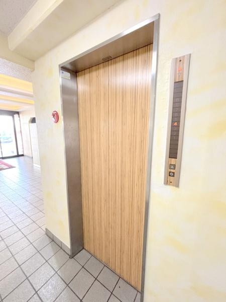大正メゾンのエントランス|エレベーター付き！