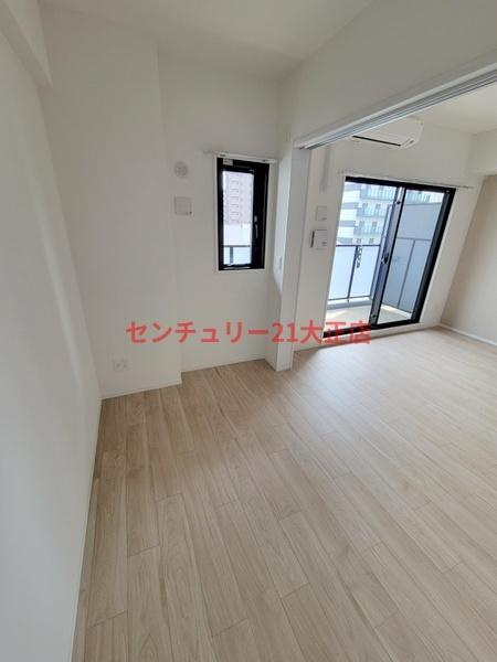 Louis Residence 弁天町の駐車場|★明るい洋室★