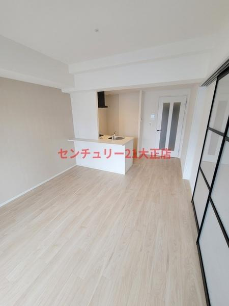 Louis Residence 弁天町の居間・リビング|★広々して気持ちいい★