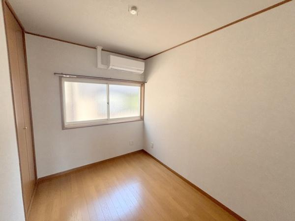 千島一丁目貸家の洋室