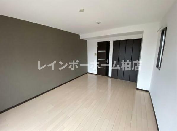 角部屋♪駅チカ♪経済的な都市ガス♪の洋室|使い勝手のいい洋室です