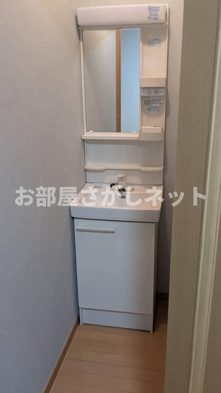 春月ビルの独立洗面台