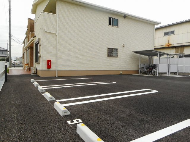 プレミアム・リゾートＢの駐車場
