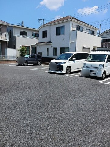 マロン・ドエルＡの駐車場
