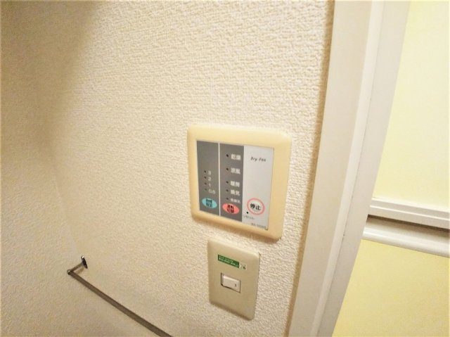 レオパレスＴＥＮのその他|浴室乾燥機パネル