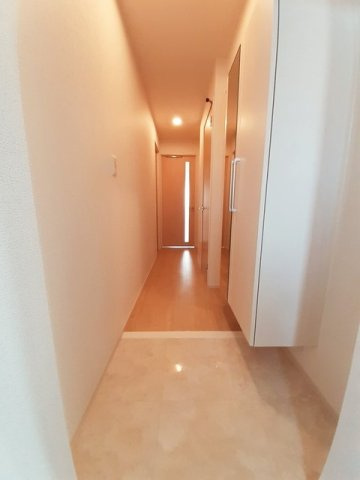 エテルノ貝塚Ｂの玄関