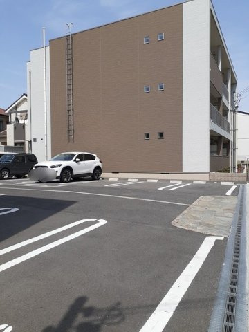 エテルノ貝塚Ｂの駐車場