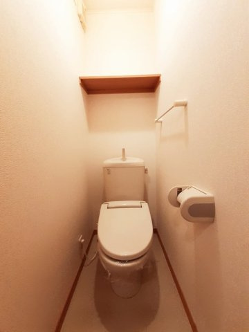 エレガントカーサＢ棟のトイレ