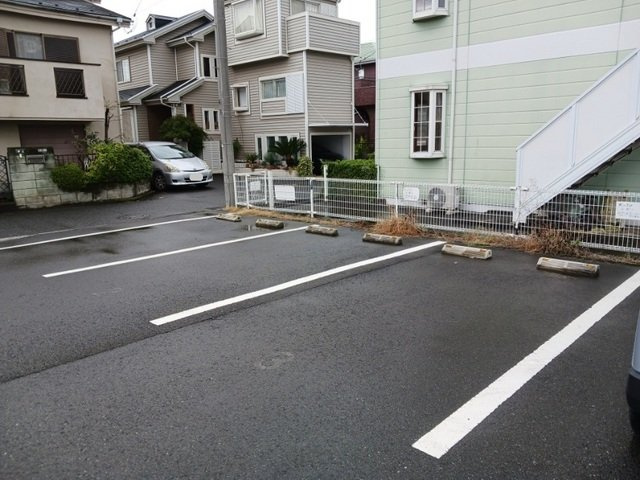 グリーンハイツ橘の駐車場