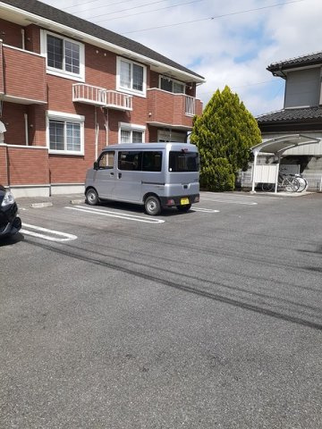 アルバ・ブリーゼ　Ⅰの駐車場