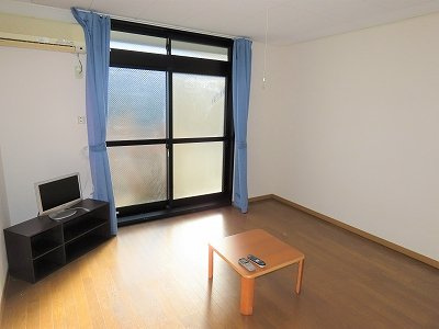 レオパレスファーストステージＳの居間・リビング|家具家電が備え付けのお部屋です