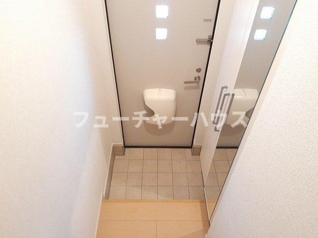 サンヌーヴェルの玄関|毎日通る玄関はこちらです
